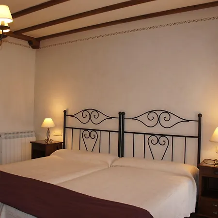 La De Castroviejo Hotel 2*