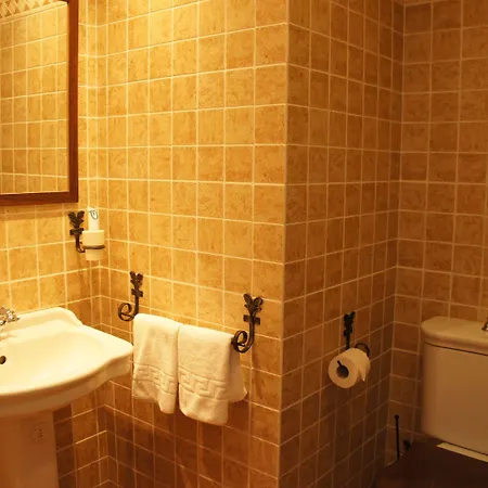 La De Castroviejo فندق دورويلو دي لا سييرا