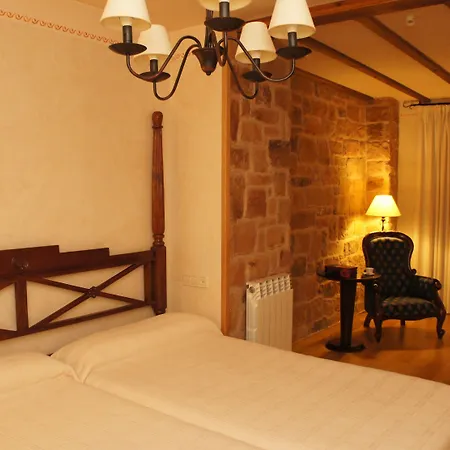 La De Castroviejo Hotel