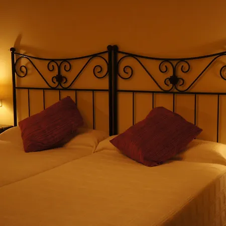 La De Castroviejo Hotel 2*