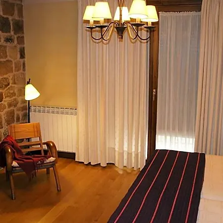 La De Castroviejo Hotel 2*
