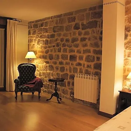 La De Castroviejo Hotel 2*