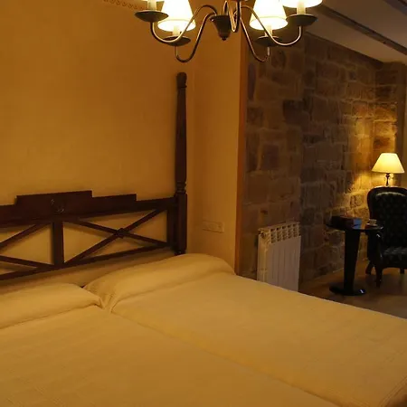 Hotel La De Castroviejo 2*
