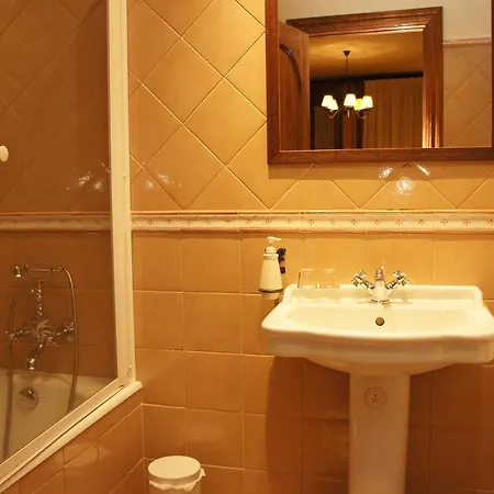 Hotel La De Castroviejo 2*